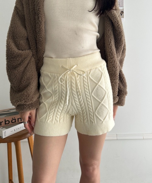 MYMOOD.（マイムード）の「ケーブルニットショートパンツ（その他パンツ・レディース・アイボリー/ブラック/グレー/チャコールグレー・FREE）」の10枚目の写真