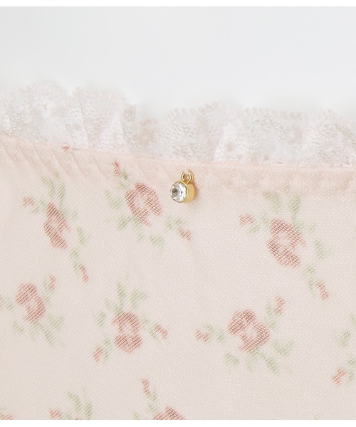 ほど良いボリューム＆谷間】谷間メイクレースノンワイヤーブラセット