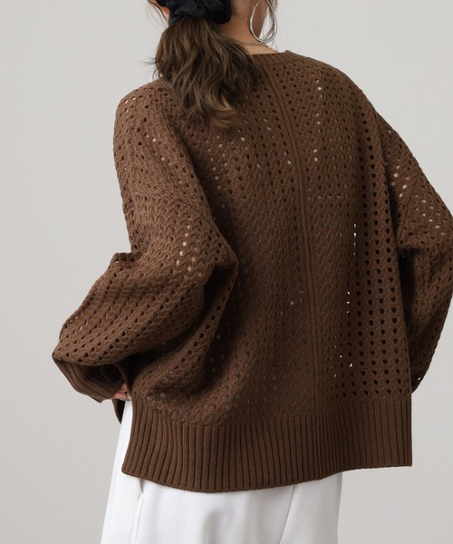 OMNES（オムネス）の「アクリルウール針抜き編み シアー ビッグシルエット ニットプルオーバー（ニット/セーター・レディース・モカ/アイボリー・FREE）」の9枚目の写真