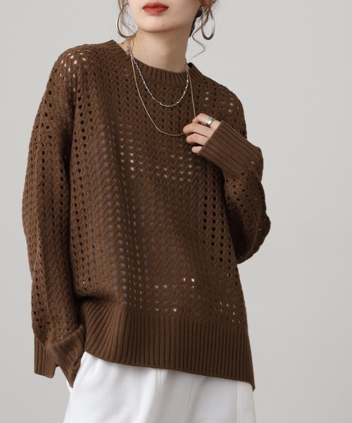 OMNES（オムネス）の「アクリルウール針抜き編み シアー ビッグシルエット ニットプルオーバー（ニット/セーター・レディース・モカ/アイボリー・FREE）」の6枚目の写真