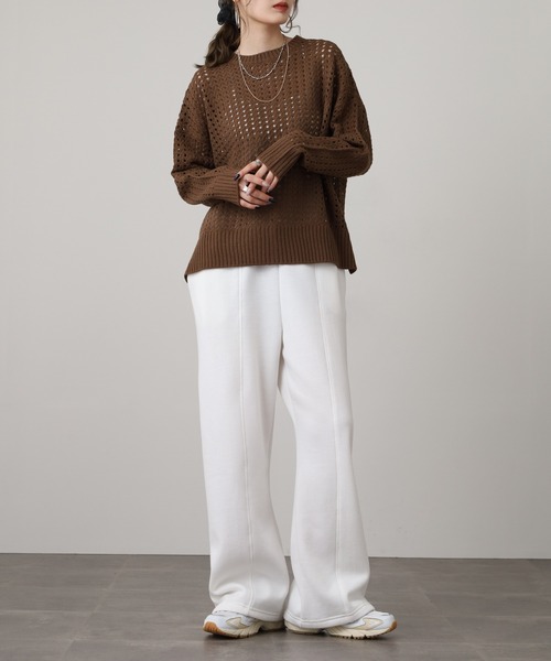 OMNES（オムネス）の「アクリルウール針抜き編み シアー ビッグシルエット ニットプルオーバー（ニット/セーター・レディース・モカ/アイボリー・FREE）」の10枚目の写真