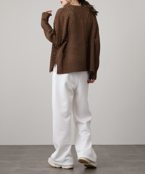 OMNES（オムネス）の「アクリルウール針抜き編み シアー ビッグシルエット ニットプルオーバー（ニット/セーター・レディース・モカ/アイボリー・FREE）」の11枚目の写真