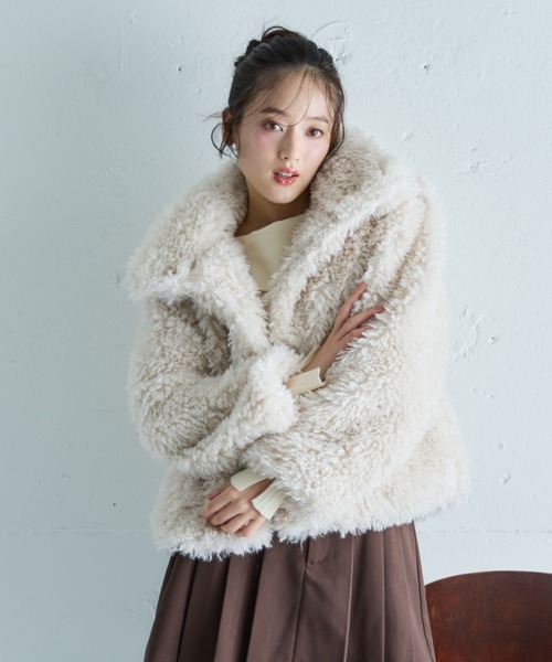 archives(アルシーヴ)の「【WEB限定・着映えNO.1】プードルファーショートコート(ブルゾン・レディース・モカ/ブラック/アイボリー・MEDIUM)」の5枚目の写真