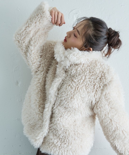 プードルファーショートコート archives アルシーヴ archives（アルシーヴ）の「プードルファーショートコート