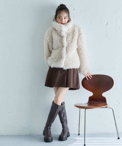 archives(アルシーヴ)の「【WEB限定・着映えNO.1】プードルファーショートコート(ブルゾン・レディース・モカ/ブラック/アイボリー・MEDIUM)」の12枚目の写真