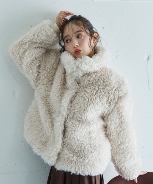 archives(アルシーヴ)の「【WEB限定・着映えNO.1】プードルファーショートコート(ブルゾン・レディース・モカ/ブラック/アイボリー・MEDIUM)」の8枚目の写真