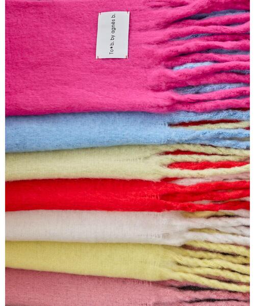 To b. by agnes b.（トゥービーバイアニエスベー）の「カラーストール（マフラー・レディース・レッド・FREE）」の3枚目の写真