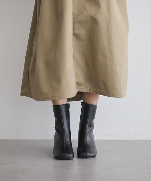 GARAGE OF GOOD CLOTHING(ガレージオブグッドクロージング)の「オブリークトゥヒールブーツ(ブーツ・レディース・シルバー/ブラック・L/M)」の8枚目の写真