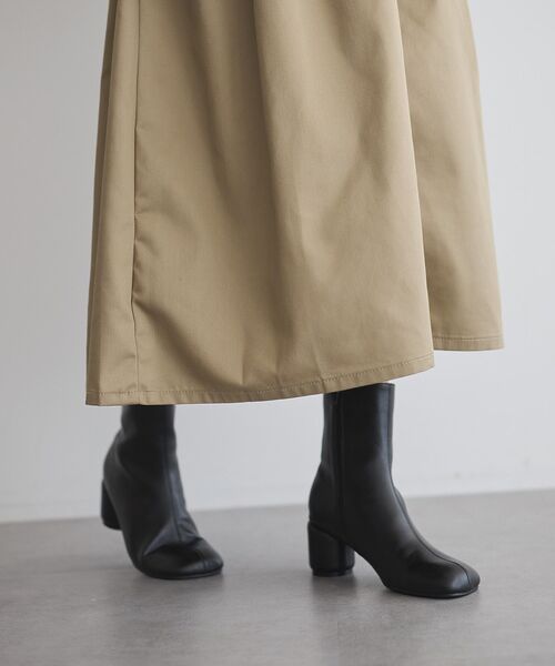 GARAGE OF GOOD CLOTHING(ガレージオブグッドクロージング)の「オブリークトゥヒールブーツ(ブーツ・レディース・シルバー/ブラック・L/M)」の9枚目の写真