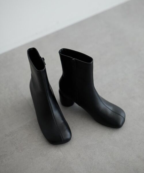 GARAGE OF GOOD CLOTHING(ガレージオブグッドクロージング)の「オブリークトゥヒールブーツ(ブーツ・レディース・シルバー/ブラック・L/M)」の10枚目の写真