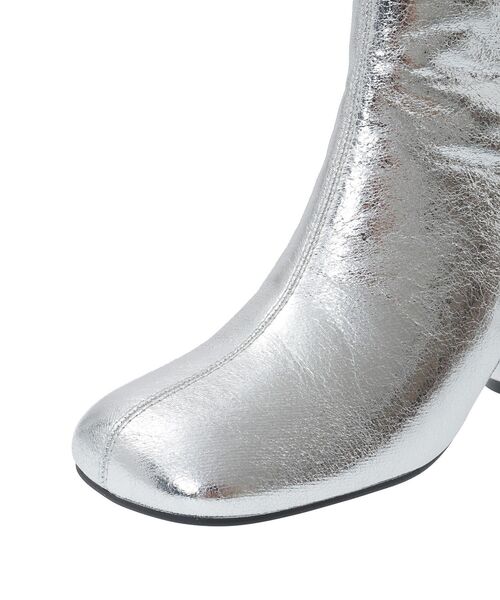GARAGE OF GOOD CLOTHING(ガレージオブグッドクロージング)の「オブリークトゥヒールブーツ(ブーツ・レディース・シルバー/ブラック・L/M)」の17枚目の写真