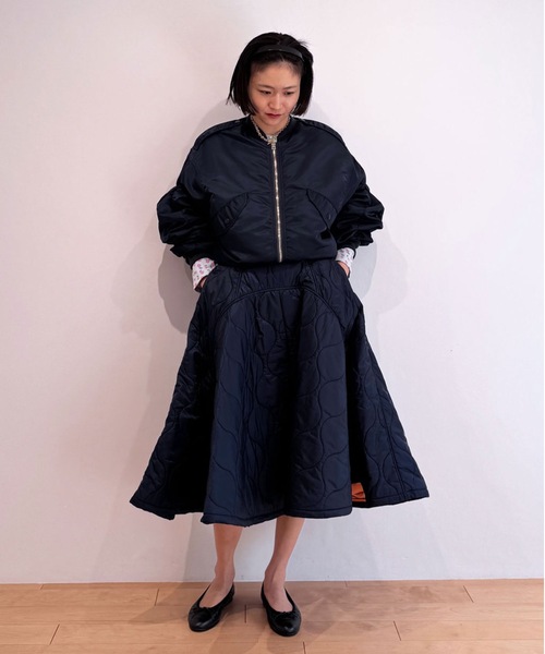 HOLIDAY（ホリデイ）の「MILITARY QUILTING VOLUME FLARE SKIRT ミリタリーキルティングボリュームフレアスカート（スカート・レディース・ネイビー/カーキ・1/0）」の11枚目の写真