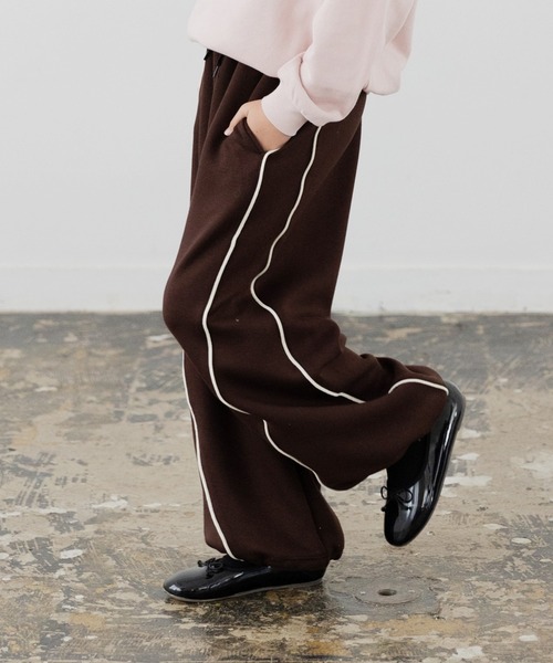 JAM & LINK（ジャムアンドリンク）の「ドライスウェット パイピング ワイドパンツ（スウェットパンツ・キッズ・ブラック/オートミール/ブラウン・100cm/110cm/120cm/130cm/140cm/150cm/160cm）」の3枚目の写真