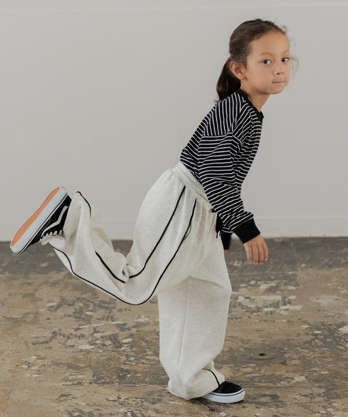 JAM & LINK（ジャムアンドリンク）の「ドライスウェット パイピング ワイドパンツ（スウェットパンツ・キッズ・ブラック/オートミール/ブラウン・100cm/110cm/120cm/130cm/140cm/150cm/160cm）」の13枚目の写真