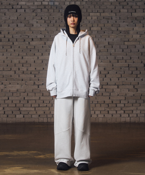 F.ILLUMINATE(フィルミネイト)の「ラウンドインシジョンフードジップアップ-ライトグレー(パーカー・レディース・その他・SMALL/MEDIUM/LARGE)」の4枚目の写真