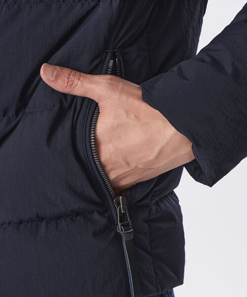 EPOCA UOMO（エポカウォモ）の「タスランナイロンダウンブルゾン（ダウンジャケット/コート・メンズ・ネイビー/ブラック・46/48）」の13枚目の写真