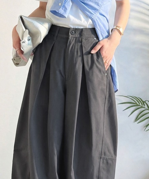 セール】旬なワイドシルエットが目を惹く1着♪タックバレルレッグ