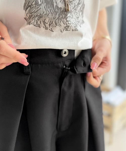 classicalelf(クラシカルエルフ)の「旬なワイドシルエットが目を惹く1着♪タックバレルレッグパンツ(その他パンツ・レディース・アイボリー/チャコール/ブラック・SMALL/MEDIUM/LARGE/X-LARGE)」の5枚目の写真