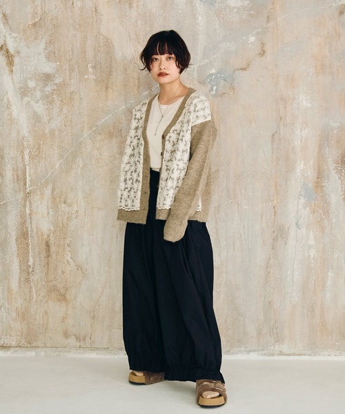 Crisp(クリスプ)の「フラワーレースニットカーディガン(カーディガン/ボレロ・レディース・ブラウン/グレー・FREE)」の12枚目の写真