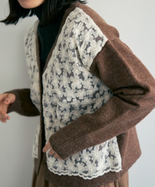 Crisp(クリスプ)の「フラワーレースニットカーディガン(カーディガン/ボレロ・レディース・ブラウン/グレー・FREE)」の6枚目の写真