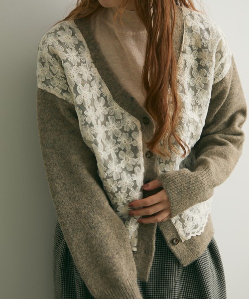 Crisp（クリスプ）の「フラワーレースニットカーディガン（カーディガン/ボレロ・レディース・グレー/ブラウン・FREE）」の6枚目の写真