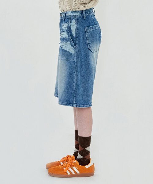 UNALLOYED（アナロイド）の「ディストロイドデニムショーツ / ブルー（その他パンツ・レディース・その他・LARGE/MEDIUM/SMALL）」の3枚目の写真