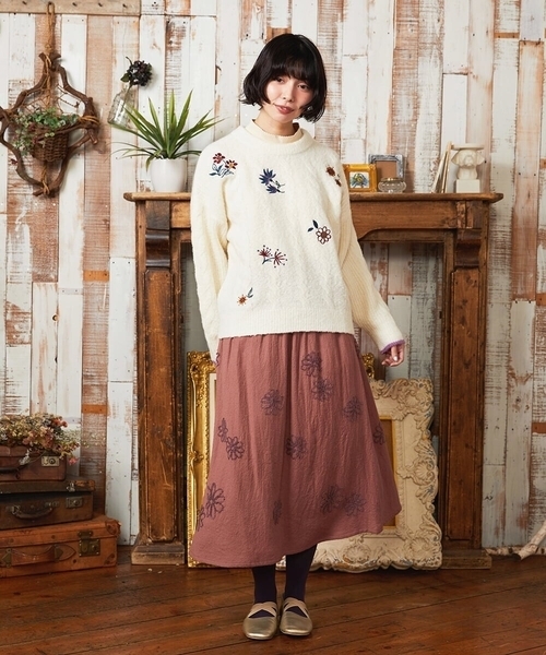 Jocomomola(ホコモモラ)の「Calle de Bordadores フラワーモチーフニットプルオーバー(ニット/セーター・レディース・ネイビー/アイボリー・40)」の11枚目の写真