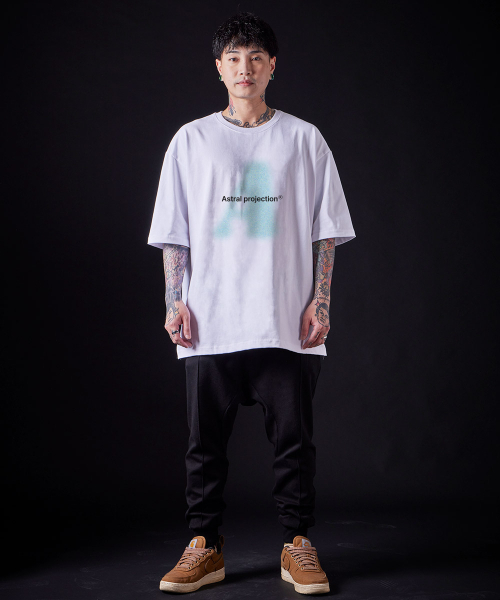 ASTRAL PROJECTION（アストラルプロジェクション）の「[オーバーサイズ]ビッグA 13番手コットンラウンドネック半袖Tシャツ_ホワイト（Tシャツ/カットソー・メンズ・その他・LARGE/MEDIUM/X-LARGE/XX-LARGE）」の3枚目の写真
