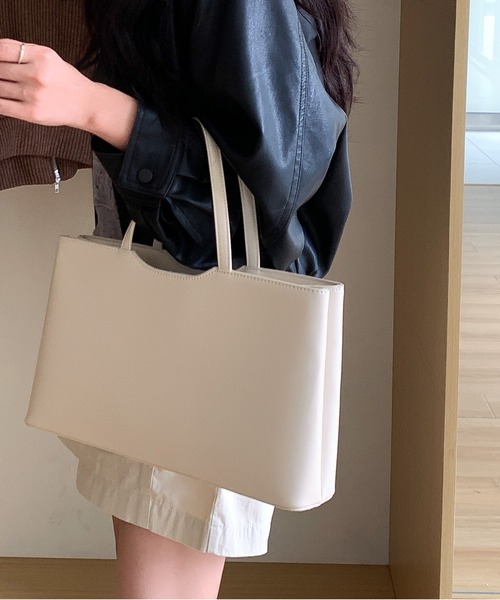 FINEnough(ファインナフ)の「光沢ハンドバッグ(ショルダーバッグ・レディース・ホワイト/ブラウン/キャメル/ブラック・FREE)」の11枚目の写真