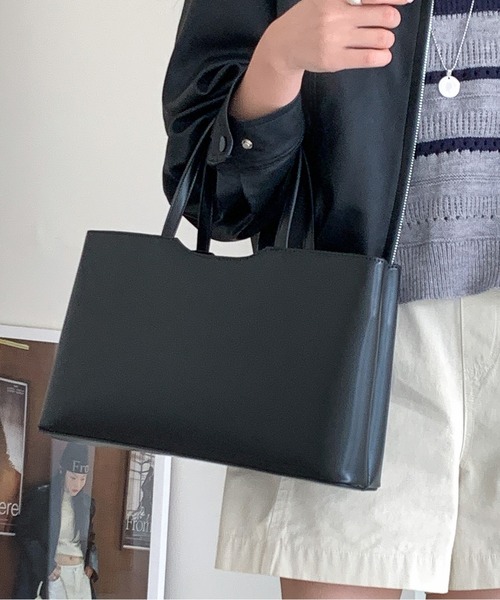 FINEnough(ファインナフ)の「光沢ハンドバッグ(ショルダーバッグ・レディース・ホワイト/ブラウン/キャメル/ブラック・FREE)」の15枚目の写真