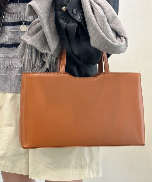 FINEnough(ファインナフ)の「光沢ハンドバッグ(ショルダーバッグ・レディース・ホワイト/ブラウン/キャメル/ブラック・FREE)」の20枚目の写真