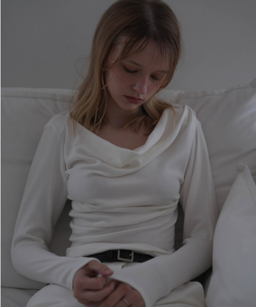 DEHEVE（デヘヴェ）の「Drape Neck Long Sleeve [Ivory]（Tシャツ/カットソー・レディース・アイボリー・FREE）」の2枚目の写真