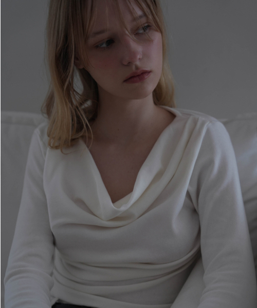 DEHEVE（デヘヴェ）の「Drape Neck Long Sleeve [Ivory]（Tシャツ/カットソー・レディース・アイボリー・FREE）」の5枚目の写真