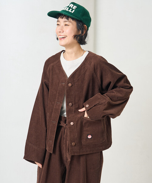 FREAK'S STORE(フリークスストア)の「<セットアップ対応>RED KAP × FREAK'S STORE/レッドキャップ 別注 コーデュロイ ノーカラーVネックジャケット(その他アウター・レディース・ナチュラル/チャコール/ブラウン/キャメル・フリ-)」の3枚目の写真