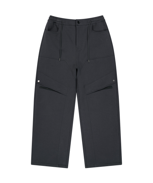UNGIMMICK(アンジミック)の「CARGO SWEATPANTS (CHARCOAL)(スウェットパンツ・メンズ・その他・MEDIUM/LARGE/SMALL)」の1枚目の写真