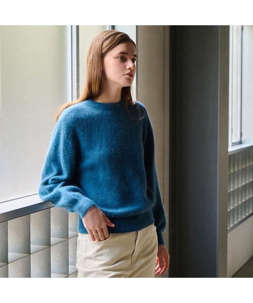 SLOWLOLLI（スローローリ）の「Cloud angora knit_3 Colors（ニット/セーター・レディース・レッド/ブルー・FREE）」の2枚目の写真