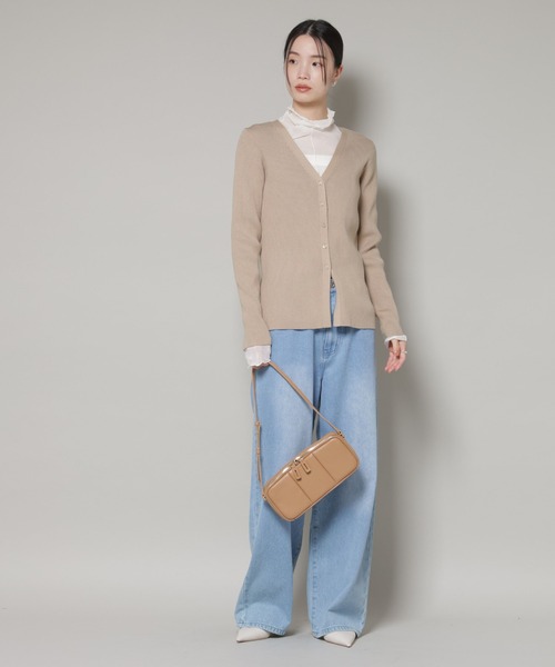 NANO universe(ナノユニバース)の「裾スリットVネックリブカーディガン(カーディガン/ボレロ・レディース・ベージュ/グレー/ブラック・FREE)」の7枚目の写真