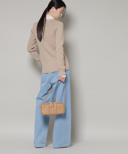 NANO universe(ナノユニバース)の「裾スリットVネックリブカーディガン(カーディガン/ボレロ・レディース・ベージュ/グレー/ブラック・FREE)」の10枚目の写真