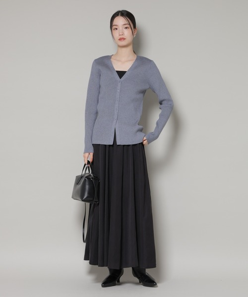 NANO universe(ナノユニバース)の「裾スリットVネックリブカーディガン(カーディガン/ボレロ・レディース・ベージュ/グレー/ブラック・FREE)」の14枚目の写真