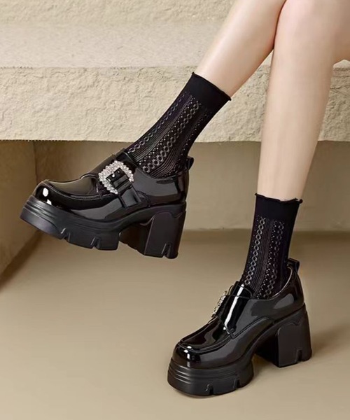 Lace Ladies(レースレディース)の「ビジュー スクエア バックル ベルト付 厚底 ローファー(ローファー・レディース・ブラック/アイボリー・24cm/23cm/25cm/22.5cm/23.5cm/24.5cm)」の2枚目の写真