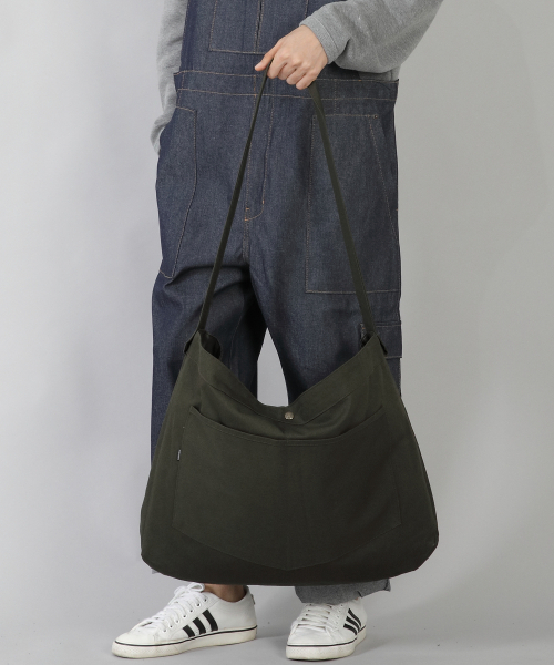 SAINTCREW(セントクルー)の「ラウンドボリュームペンタゴンポケットクロスバッグ RVP-150 カーキ(メッセンジャーバッグ・メンズ・その他・フリー)」の3枚目の写真
