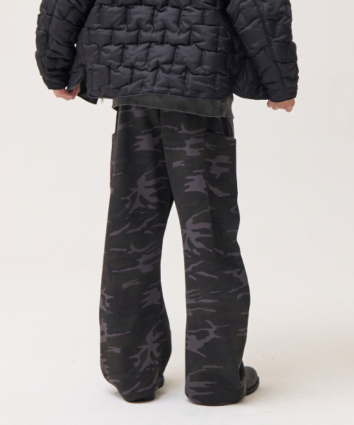 AKECII(アケシ)の「レニンカーブドスウェットパンツ_カモ(スウェットパンツ・メンズ・その他・MEDIUM/LARGE)」の4枚目の写真