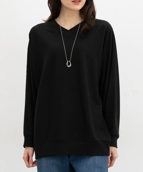 Honeys(ハニーズ)の「アクセ付ドルマントップス(Tシャツ/カットソー・レディース・グリーン/ブルー/ブラック/アイボリー/ベージュ・LL/L/M)」の2枚目の写真