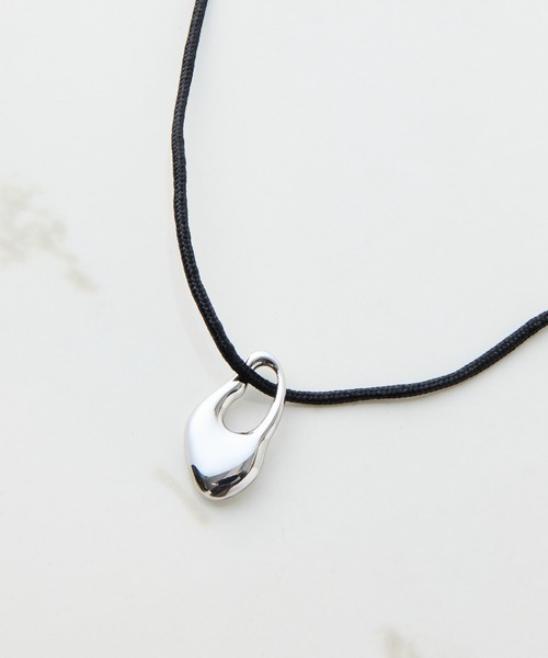 PAPILLONNER(パピヨネ)の「PAPILLONNER/コード2WAYネックレス(ネックレス・レディース・シルバー/ゴールド・FREE)」の3枚目の写真