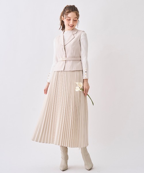 SWINGLE(スウィングル)の「ジレ&プリーツスカートセット(ワンピース・レディース・ベージュ/ライトグレー/ブラック・FREE)」の3枚目の写真