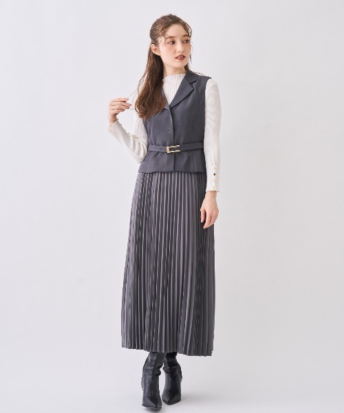 SWINGLE(スウィングル)の「ジレ&プリーツスカートセット(ワンピース・レディース・ベージュ/ライトグレー/ブラック・FREE)」の1枚目の写真