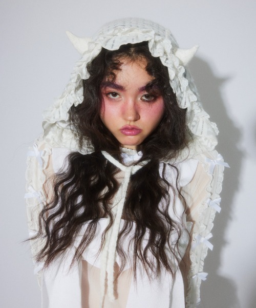 Candy Stripper(キャンディストリッパー)の「DEVIL LACE ボンネット(ニットキャップ/ビーニー・レディース・オフホワイト/ブラック・FREE)」の4枚目の写真