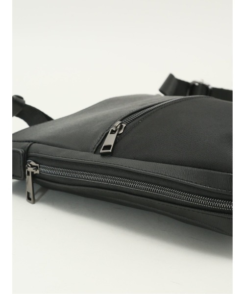 m.f.editorial(エムエフエディトリアル)の「m.f.エディトリアル メンズ 縦型 ミニショルダーバッグ(ショルダーバッグ・メンズ・グレー系その他2/ブラック・FREE)」の11枚目の写真