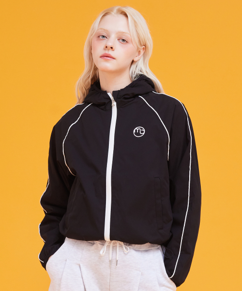 MACKY(マッキー)の「MCラインフードウィンドブレーカー ブラック(ナイロンジャケット・レディース・その他・1/2)」の1枚目の写真