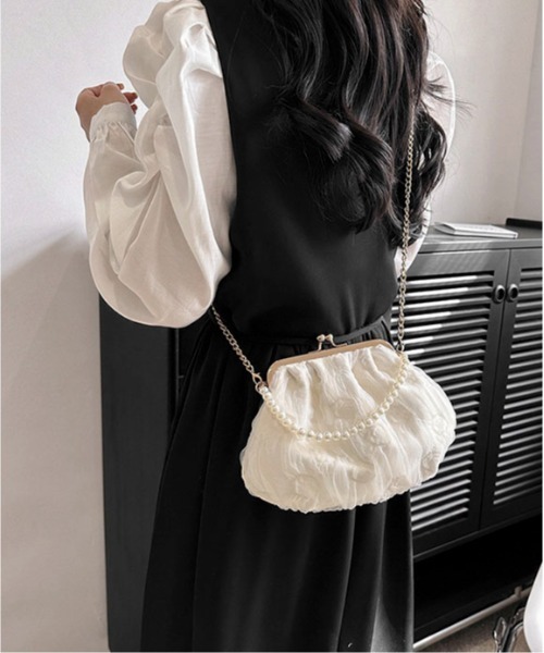 Maison Calme(メゾンカルム)の「【2WAY】ふんわりチュールパールハンドルがま口ショルダーバック オケージョン パーティー(ショルダーバッグ・レディース・ブラック/ホワイト/グリーン・F)」の16枚目の写真